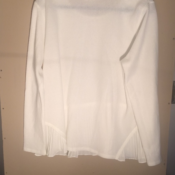 NWT white sweater - Picture 6 of 7